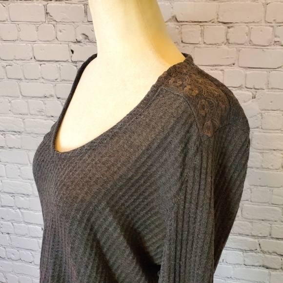 LUCKY Brand Grey Pullover Flared long Sleeve Pullover top sz. Small - Picture 8 of 12